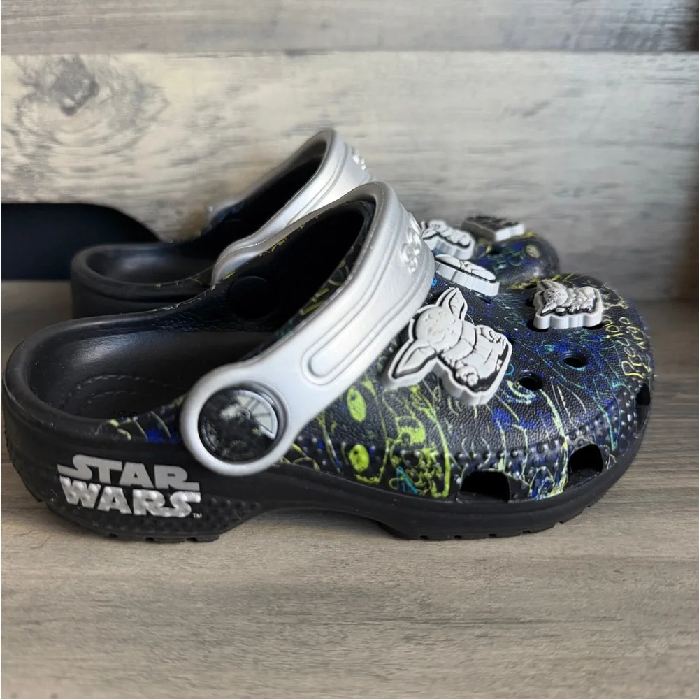 STAR WARS Crocs Clogs Toddler Size C7 Black